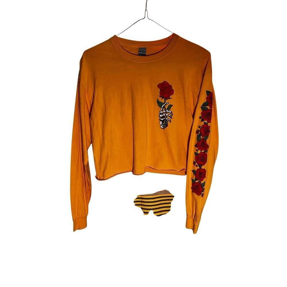 Rose & Hand Pattern Men’s Gold LS CroppedT-Shirt Size Large
